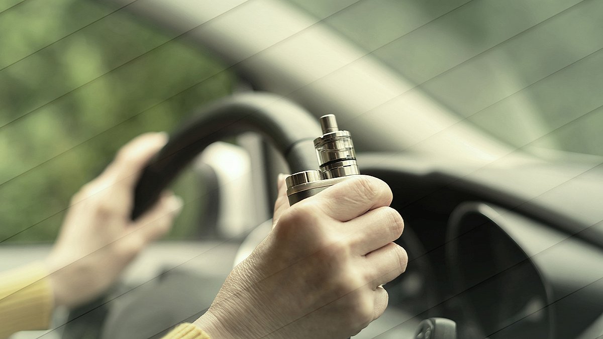 750€ d'amende pour avoir vapé au volant ? le flou juridique autour de la vape en conduisant.